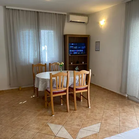 Apartament Mario Pustahija